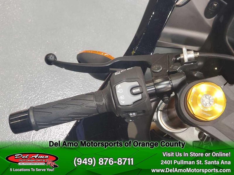 2023 Suzuki GSX-R1000R CA Image 11