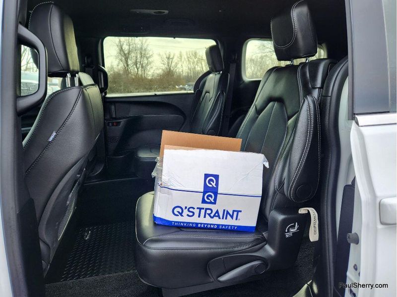 New 2026 Chrysler Voyager LX