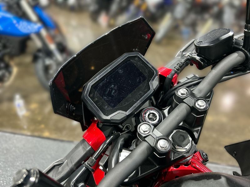 New 2025 Kawasaki Z500 SE ABS Image 23