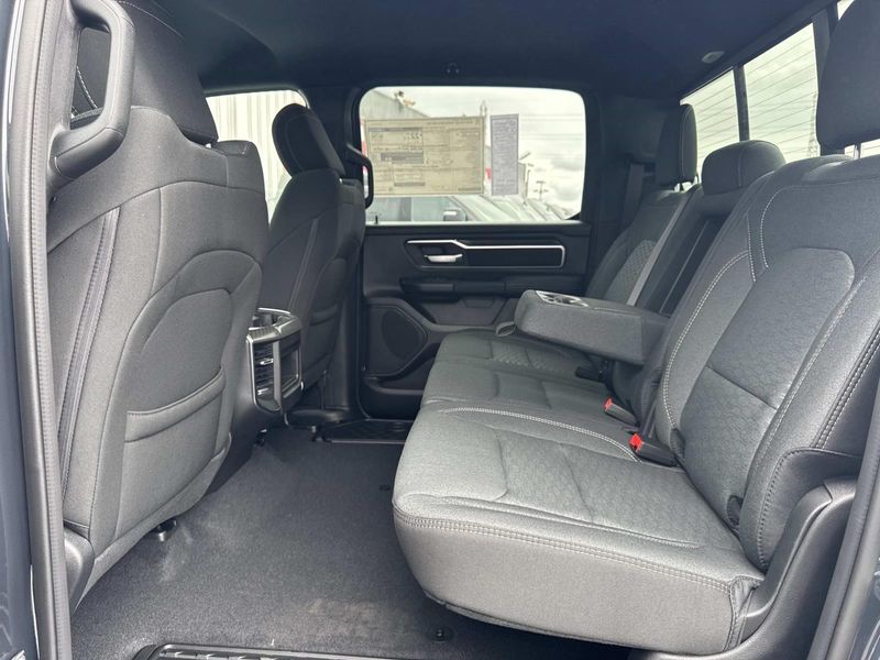 New 2026 RAM 1500 Big Horn Crew Cab 4x2 5'7' Box