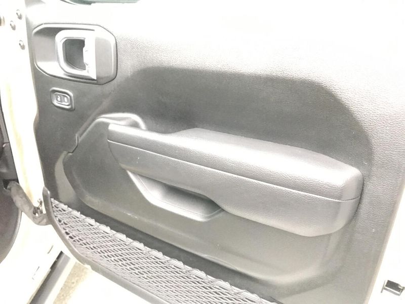 Used 2022 Jeep Wrangler Unlimited WillysImage 34