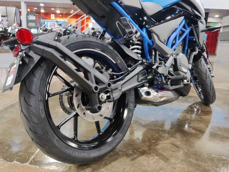 Used 2023 CFMOTO 300NK Image 14
