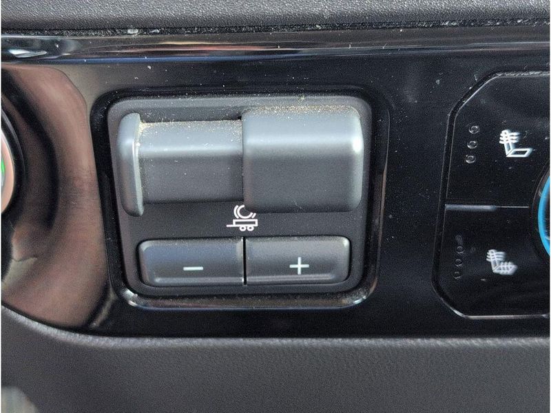 Used 2025 GMC Sierra 1500 SLTImage 19