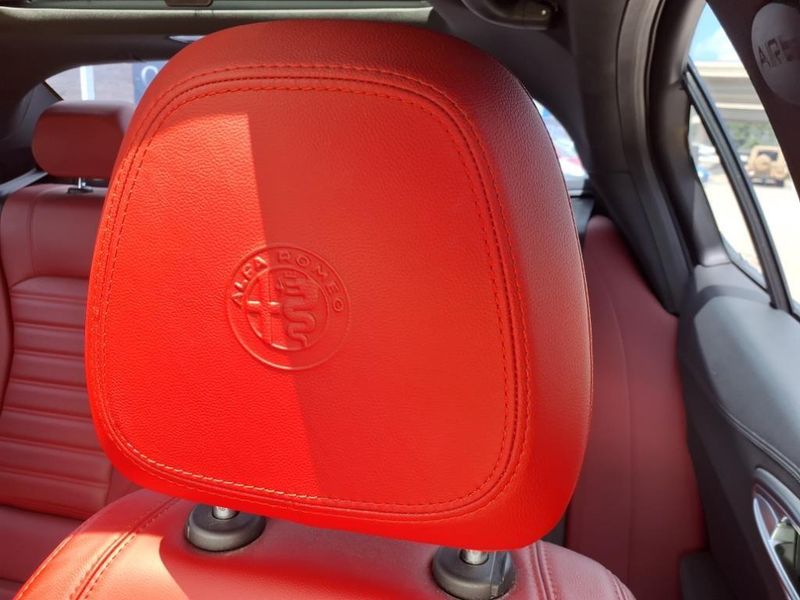 2022 Alfa Romeo Giulia VeloceImage 19