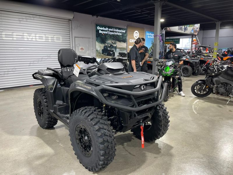 New 2026 Can-Am OUTLANDER MAX BACKCOUNTRY 1000R Image 5