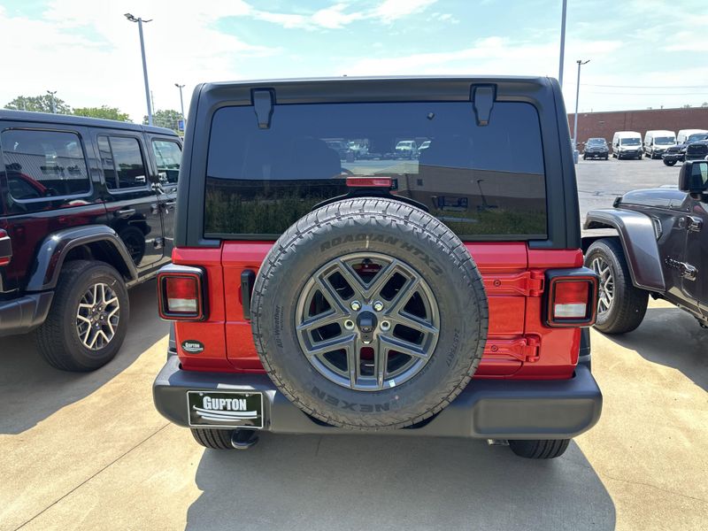 New 2025 Jeep Wrangler 4-door Sport SImage 8