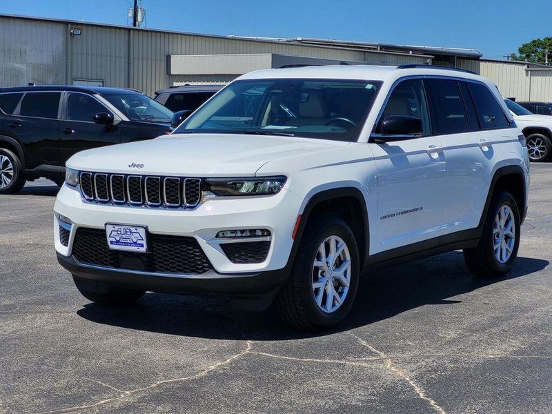 Used 2022 Jeep Grand Cherokee LimitedImage 3