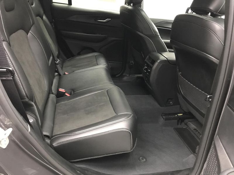 Used 2023 Jeep Grand Cherokee AltitudeImage 16