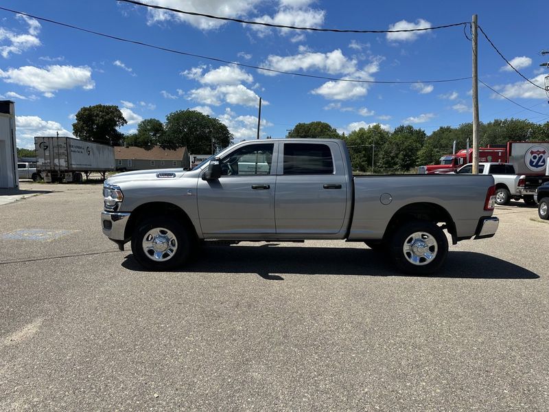 2023 RAM 3500 Tradesman Crew Cab 4x4 6