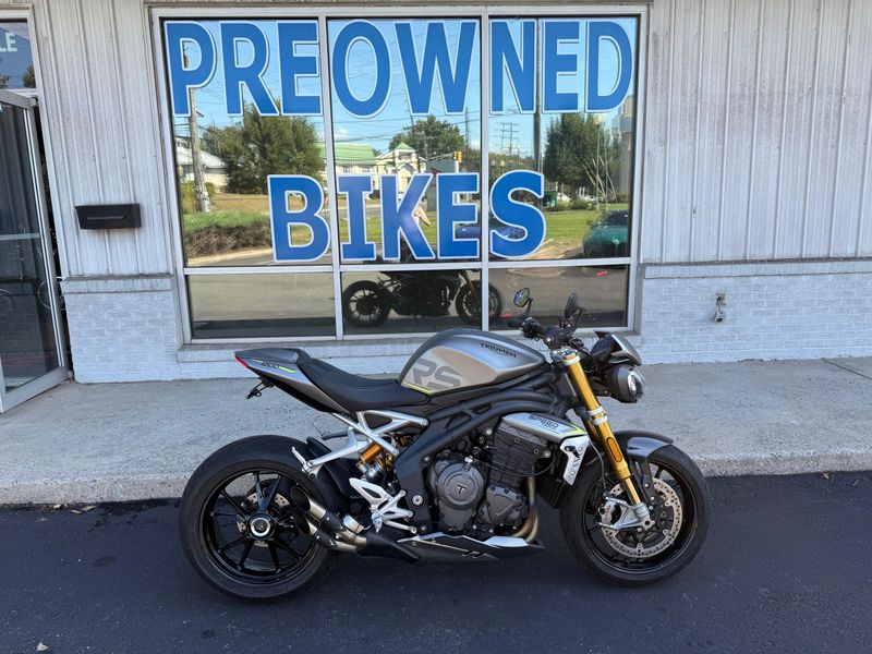 2022 Triumph Speed Triple 1200 RSImage 1