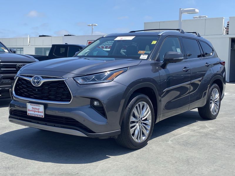 Used 2023 Toyota Highlander PlatinumImage 6