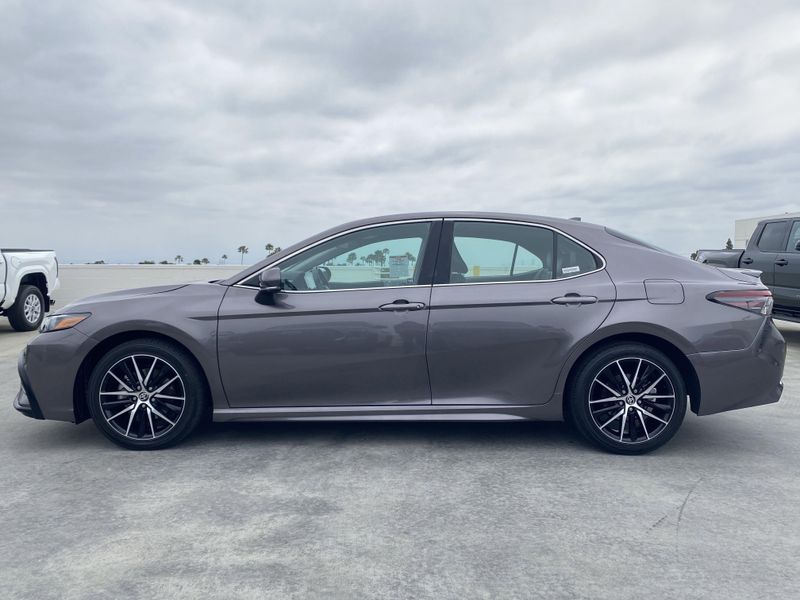 Used 2023 Toyota Camry SEImage 7