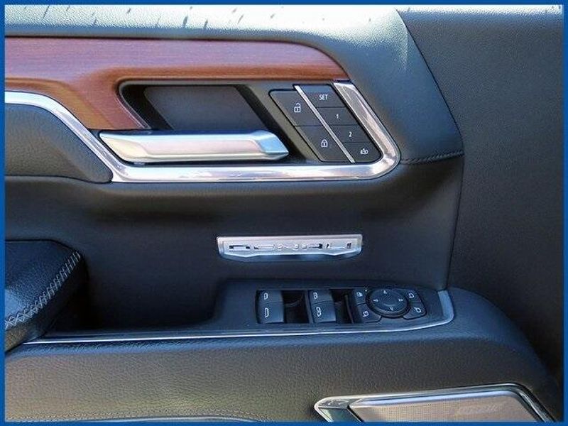 2023 GMC Sierra 1500 DenaliImage 13