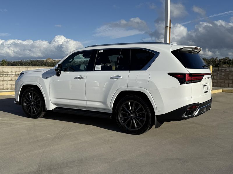 New 2026 Lexus LX 700h F SPORT HandlingImage 9