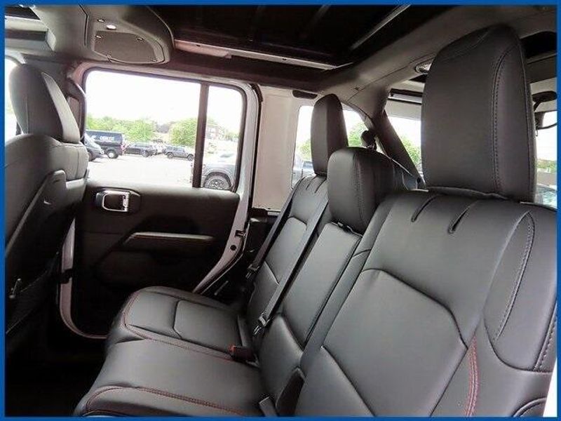 New 2025 Jeep Wrangler Rubicon XImage 10