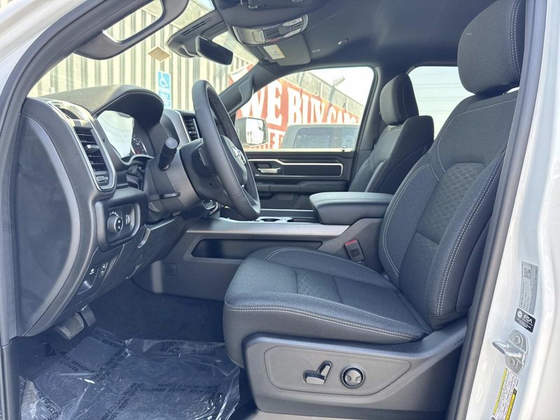 New 2026 RAM 1500 Big Horn Crew Cab 4x4 5'7' Box