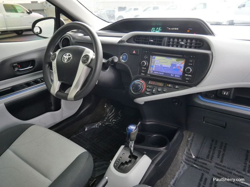 2012 Toyota Prius c ThreeImage 22