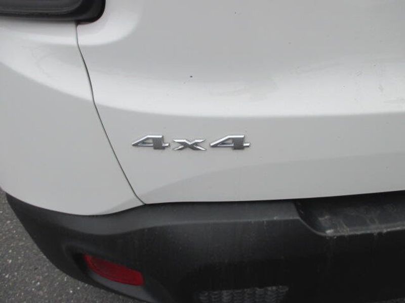 Used 2023 Jeep Renegade LatitudeImage 11