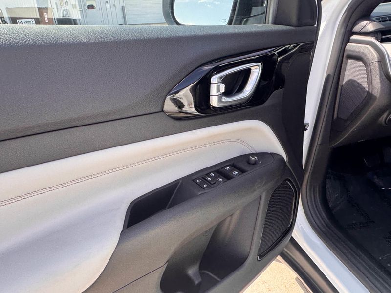 2025 Jeep Compass LimitedImage 10