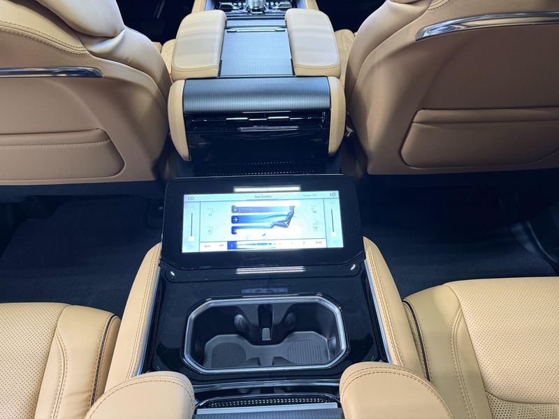 2026 Jeep Grand Wagoneer Summit Reserve 4x4Image 23