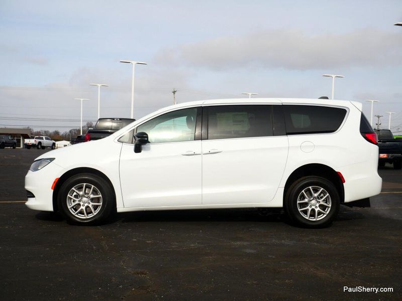 New 2026 Chrysler Voyager LX