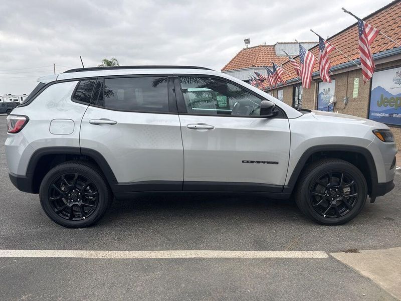 New 2026 Jeep Compass LatitudeImage 2