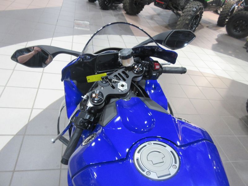 NEW 2026 YAMAHA YZF-R1 Image 15