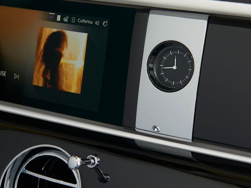 New 2026 Rolls-Royce Spectre Image 17