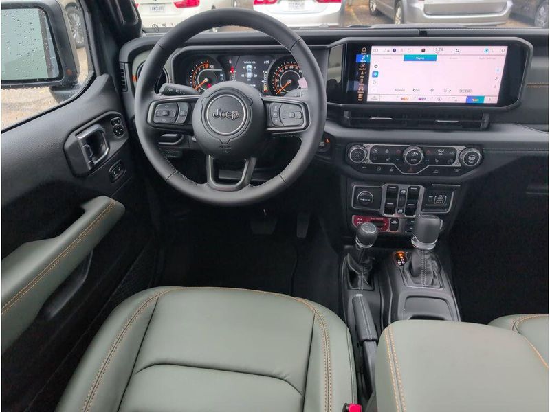 New 2025 Jeep Gladiator Mojave 4x4Image 33