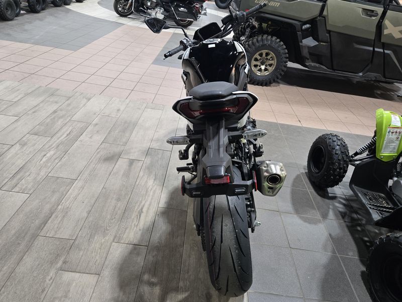 NEW 2026 KAWASAKI Z900 ABS Image 13