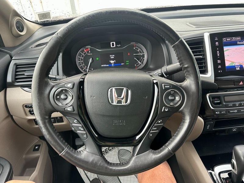 2018 Honda Ridgeline RTL-EImage 2