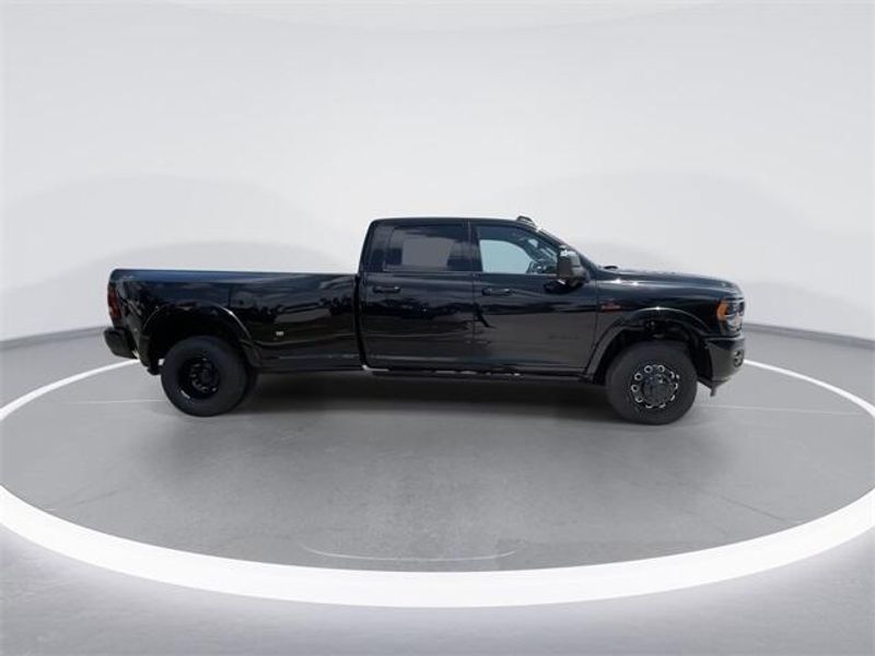 New 2024 RAM 3500 Limited Crew Cab 4x4 8