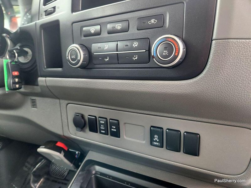 2017 Nissan NV Passenger NV3500 HD SVImage 53