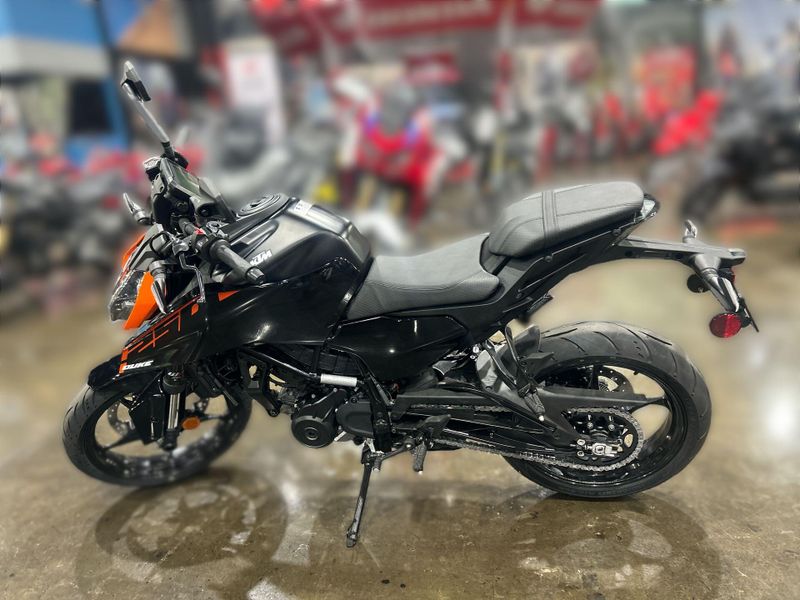 New 2026 KTM 250 DUKE Image 17