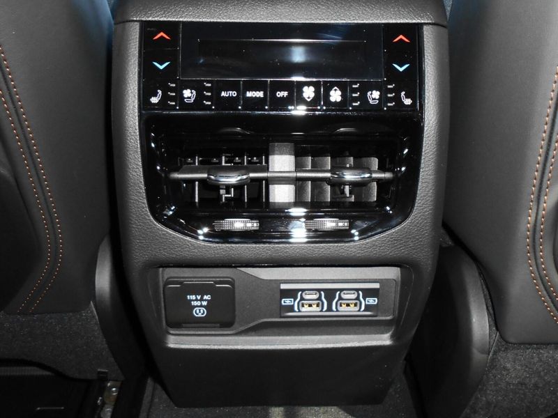 2025 Jeep Grand Cherokee Summit Reserve 4x4Image 25