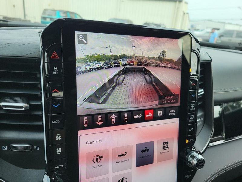2025 RAM 3500 Limited Crew Cab 4x4 8