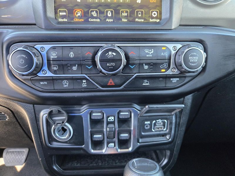 Used 2022 Jeep Gladiator Overland 4x4