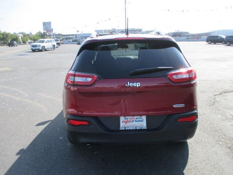 Used 2014 Jeep Cherokee LatitudeImage 8