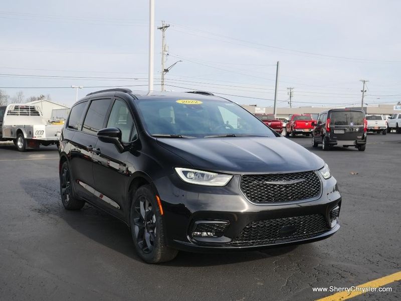 2022 CHRYSLER Pacifica Touring LImage 11