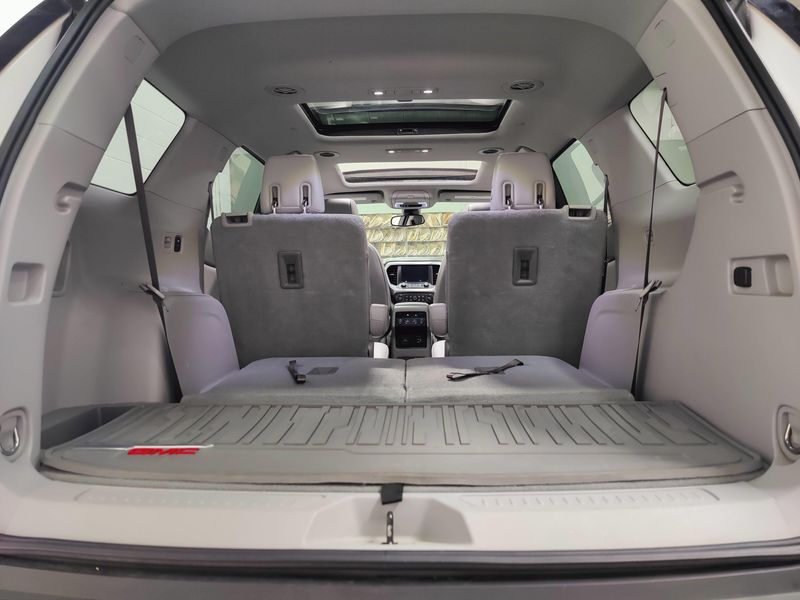 Used 2019 GMC Acadia SLT-2 AWD w/Dual Sunroof & NavImage 13