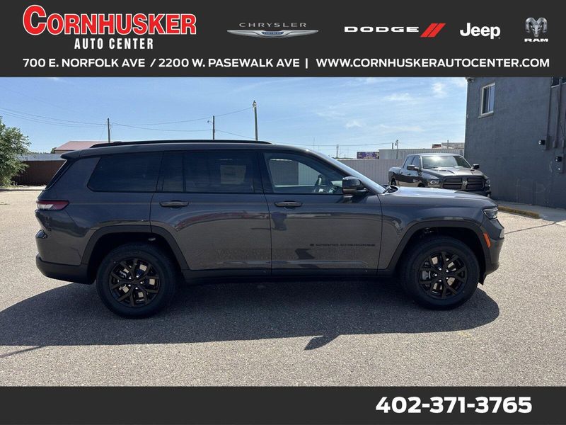 2024 Jeep Grand Cherokee L Altitude XImage 1
