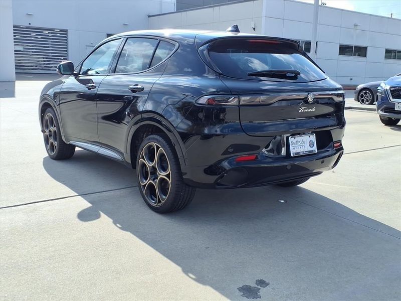 New 2025 Alfa Romeo Tonale IntensaImage 9