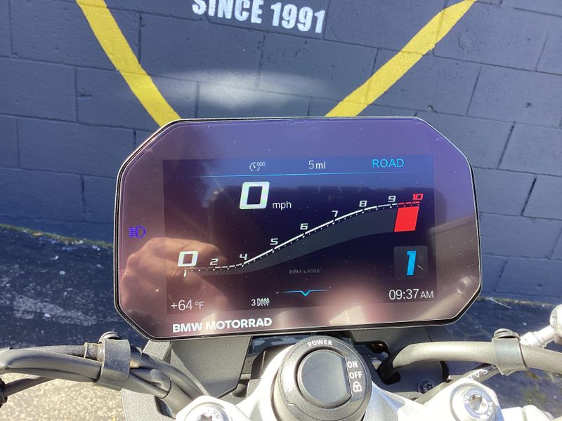 2024 BMW F 900 R 