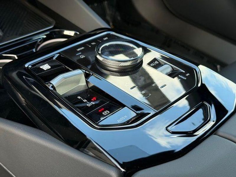 New 2026 BMW 5 Series 530iImage 24