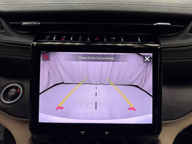 New 2025 Jeep Grand Cherokee Limited 4x4Image 12