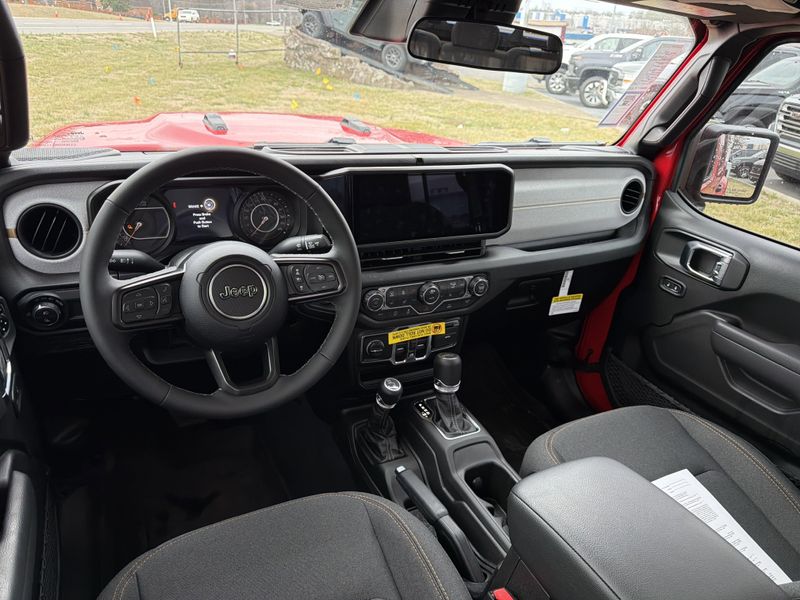 New 2026 Jeep Gladiator Sport S 4x4Image 19