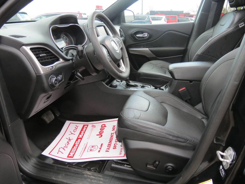 Used 2021 Jeep Cherokee 80th Anniversary Edition 4x4 4dr SUVImage 17