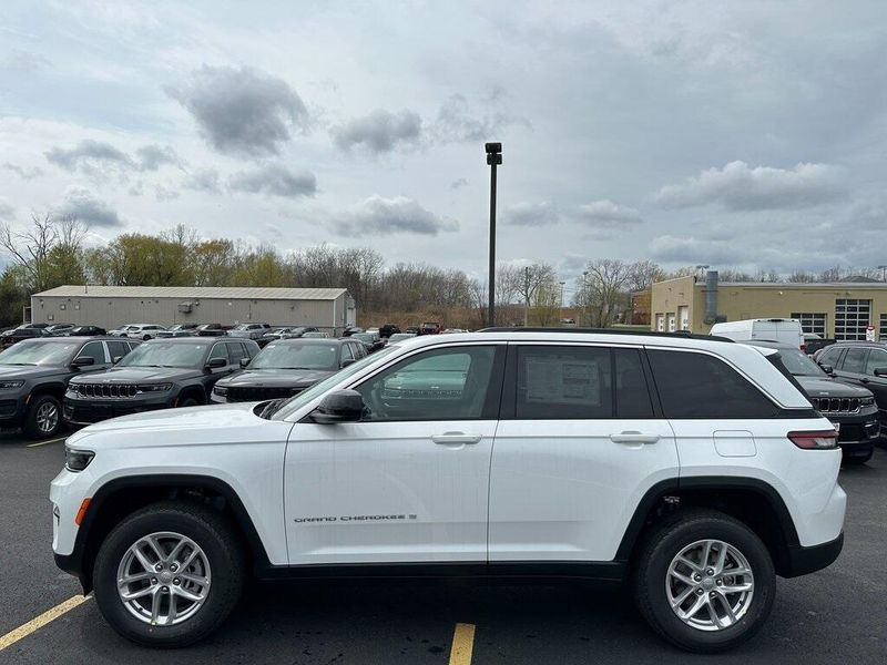 2025 Jeep Grand Cherokee Laredo X 4x4Image 4