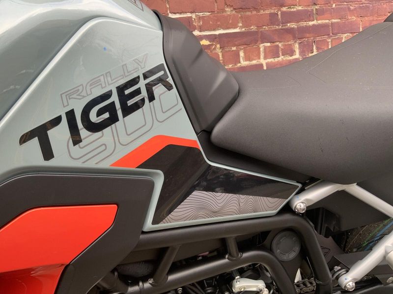 2026 Triumph TIGER 900 DESERT EDITION