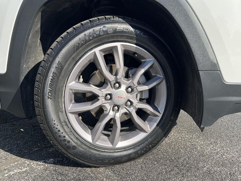 2023 Gmc Terrain SLT photo 2